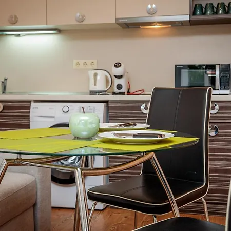 Studio In Atia Close To Tzarski Apartmán *